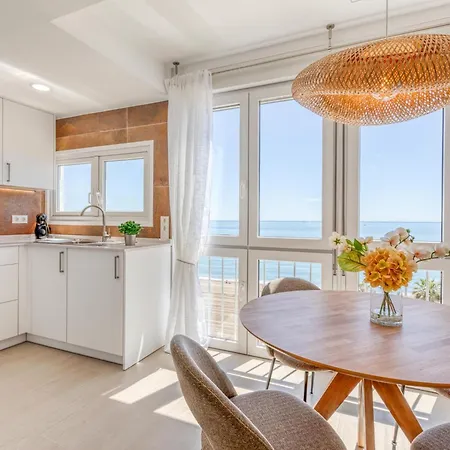 Hanami Avenida De Espana Oceanfront Apartment